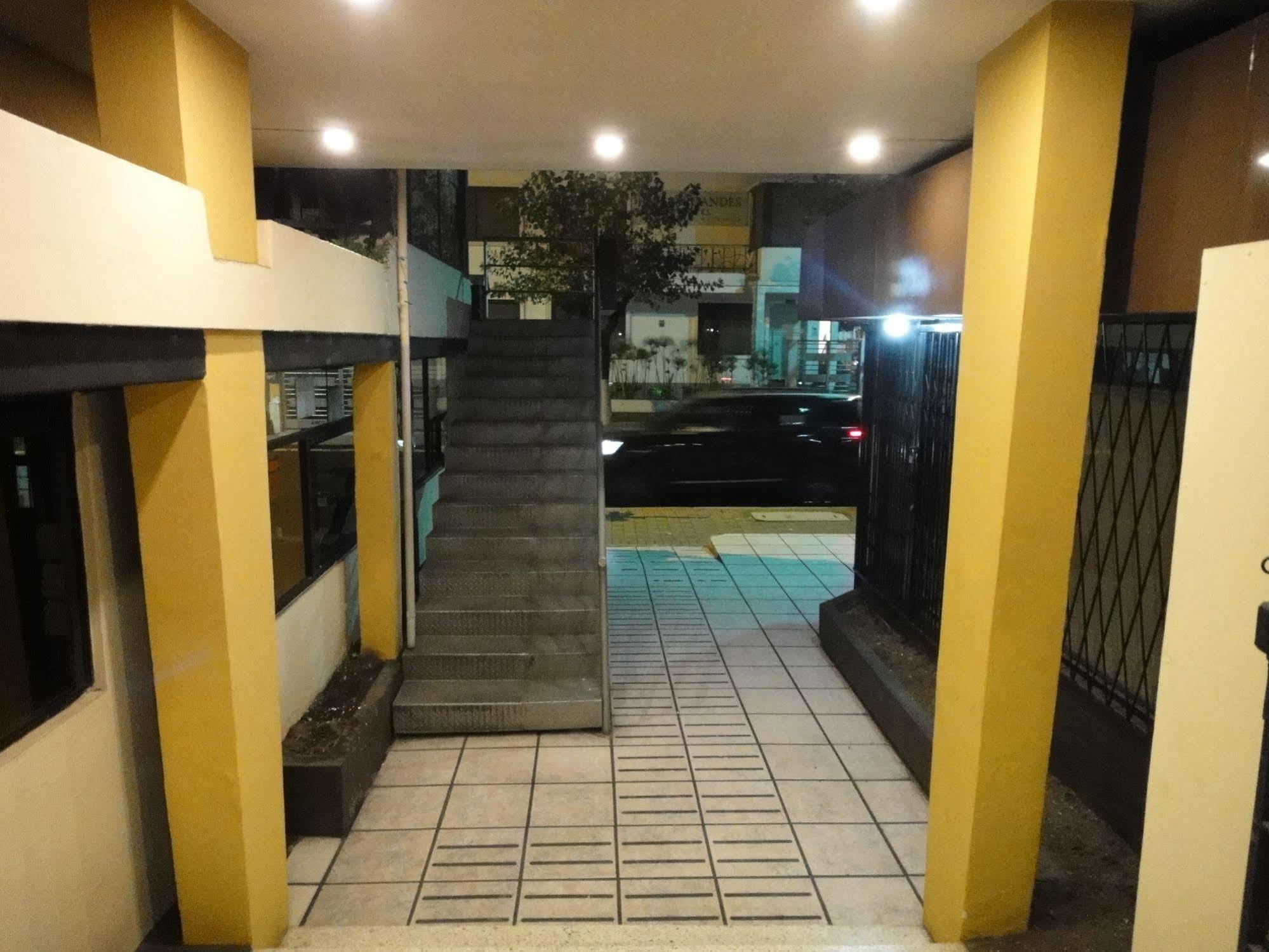 Alston Inn Hotel กีโต ภายนอก รูปภาพ